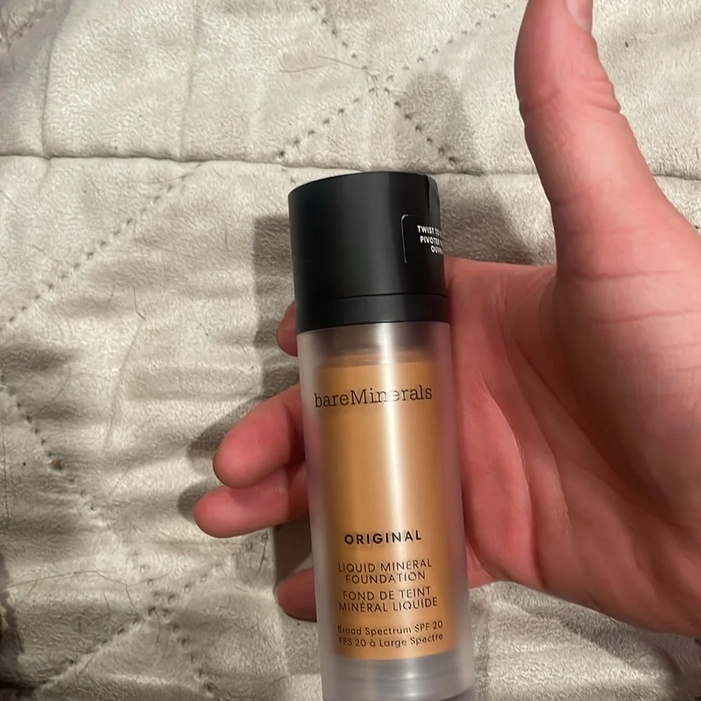 bareMinerals Original Liquid Mineral Foundation Warm Tan 22. Brand new
